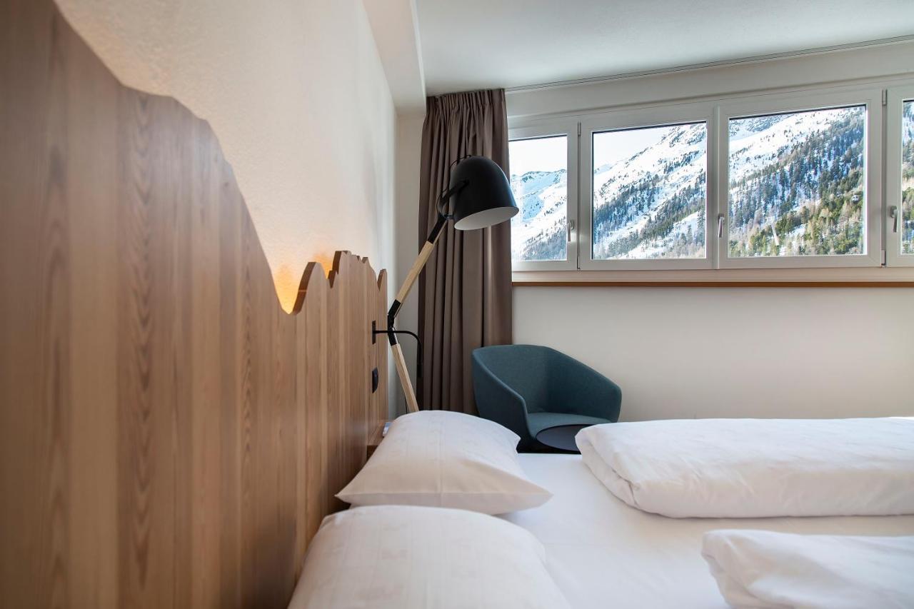 Blu Hotel Senales - Hotel Zirm マーゾ・コルト 部屋 写真