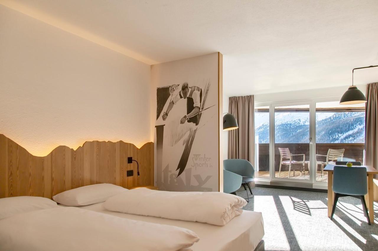 Blu Hotel Senales - Hotel Zirm マーゾ・コルト 部屋 写真